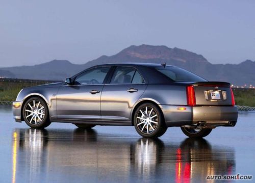 请问林荫大道和凯迪拉克SLS哪个？