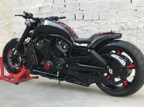 金刚狼中的那辆摩托车是什么牌？