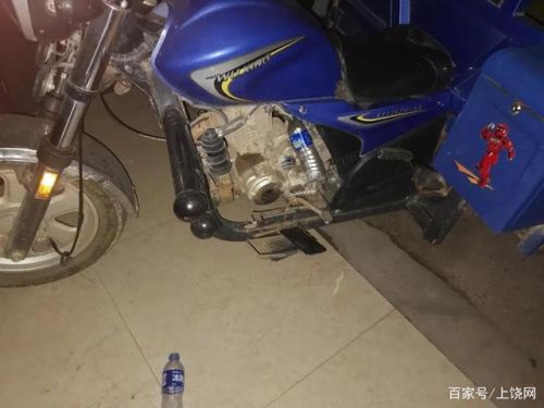 摩托车如何偷油？