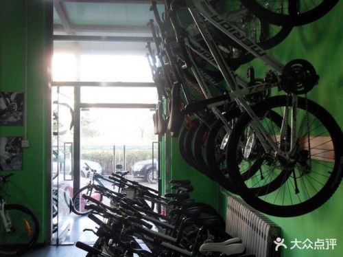 北京市房山区哪里有卖自行车比较好的店，城关和良乡都行，知道越多越好！就是价钱靠谱，服务态度好的店？