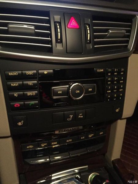 奔驰e300l原车功放在哪里