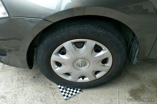 中华骏捷frv1.3的轮胎型号？