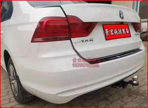 桑塔纳后拖车钩位置？