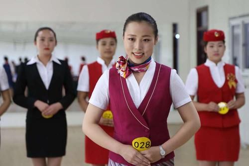 报考高铁乘务有身高和年龄限制吗？