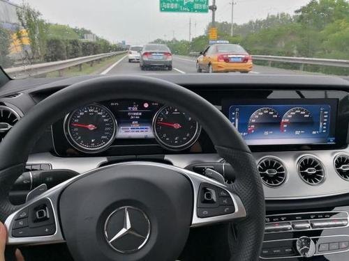 大街上开奔驰的都是些什么人？