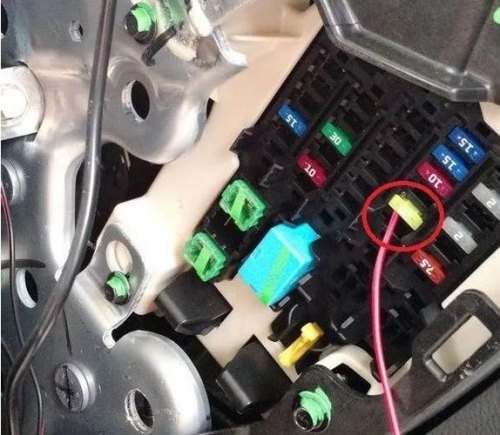 21款ct5保险盒位置? 21款ct5保险盒位置?