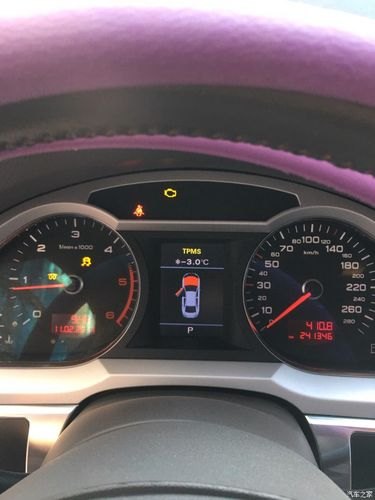 我买的A6L奥迪车经常显示ESP灯亮是怎么回事? 我买的A6L奥迪车经常显示ESP灯亮是怎么回事?