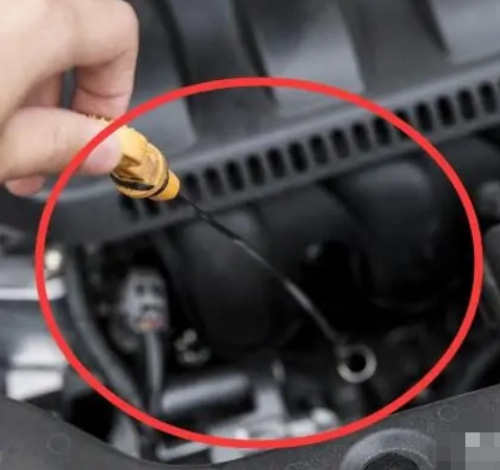 奔驰e260l机油油位怎么看？