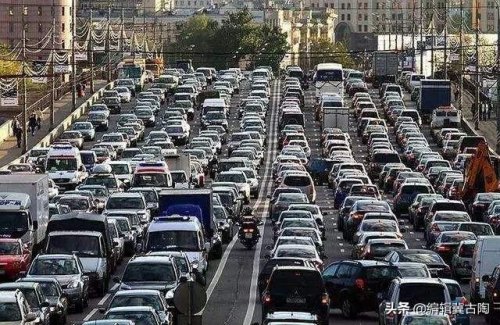 世界上比火车还长的车是什么车? 世界上比火车还长的车是什么车?