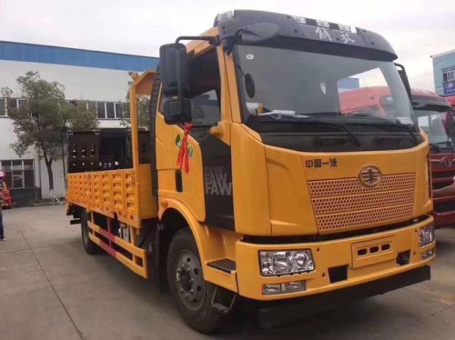 长春市解放J6L平板新车多少钱？