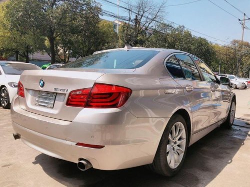 2011款宝马5系参数？