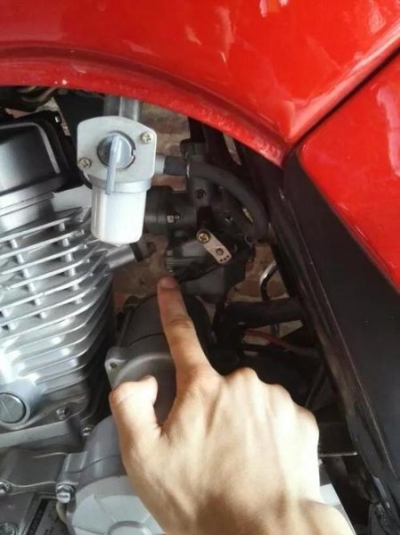 电喷踏板车 冷车加油熄火？