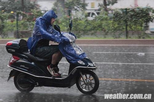 踏板摩托车淋雨对哪些部位有影响?下雨天骑车好不好?怎样雨后保养？