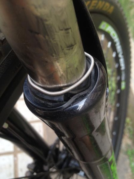 自行车避震器怎么安装？