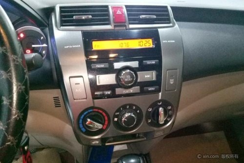 12本田锋范空调怎么开启关闭？