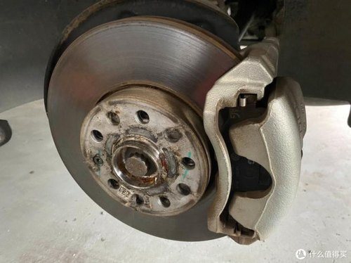 高尔夫前刹车片怎么换？