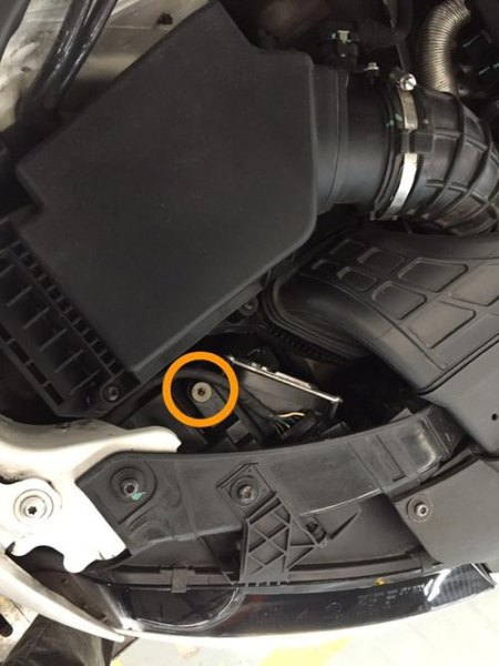 奥迪a4l大灯高低怎么调？