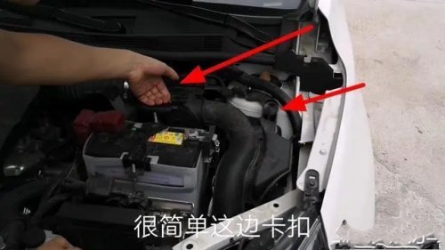 奔驰c260l空气滤芯怎么换？
