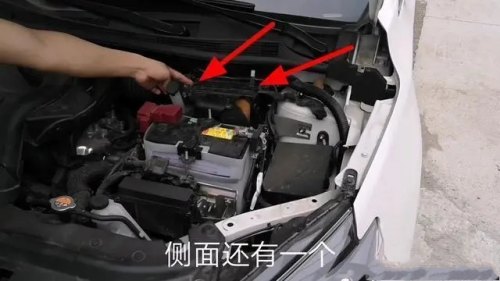 奔驰c260l空气滤芯怎么换？