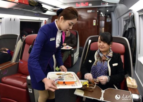 高铁商务座餐食免费吗