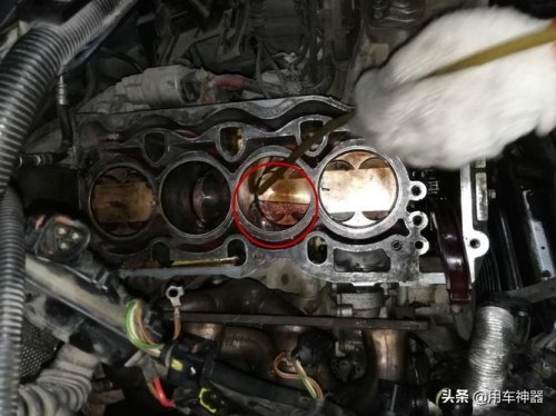 发动机经常冲气缸垫是怎么回事？