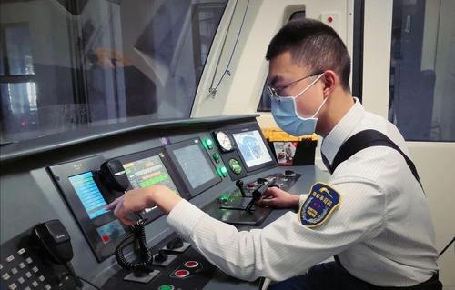 地铁电客车司机工资多少钱一个月 地铁电客车司机工资多少钱一个月