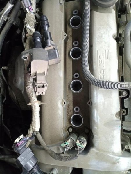 别克君越火花塞更换还要换什么