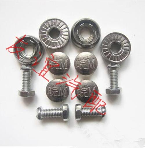 车牌螺丝丢了如何向车管所申请？