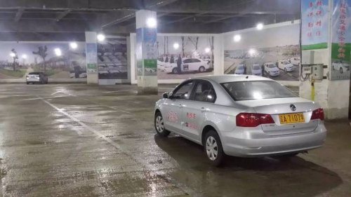 请问沈阳哪驾校是室内练车场的，因为马上天就热了，室外太晒。所以想找家室内练车的。有哪位知道?谢谢？