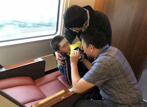 高铁寄小孩的方法？