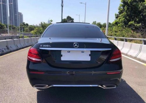 奔驰e300l月薪多少可以买？