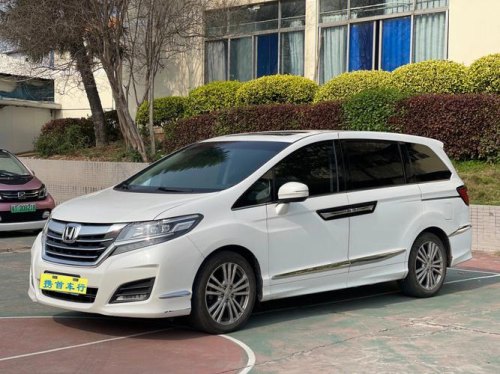 15款二手艾力绅20万值得买吗？