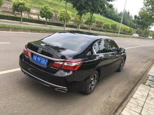 雅阁9.5代车体重量是多少？