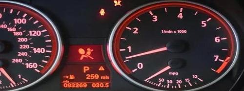 奥迪安全气囊灯亮解决方法? 奥迪安全气囊灯亮解决方法?