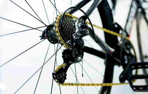 公路车链条哒哒响？