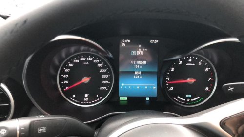 奔驰c260l加满油多少升油? 奔驰c260l加满油多少升油?