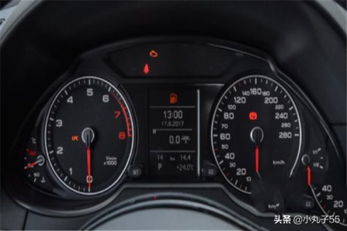 奥迪Q5油箱盖怎么开,油箱盖开关在哪里? 奥迪Q5油箱盖怎么开,油箱盖开关在哪里?