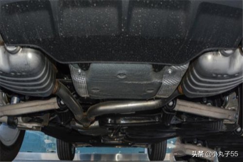 奥迪Q5油箱盖怎么开,油箱盖开关在哪里? 奥迪Q5油箱盖怎么开,油箱盖开关在哪里?