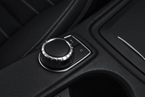 奔驰a200无钥匙正确启动方法？