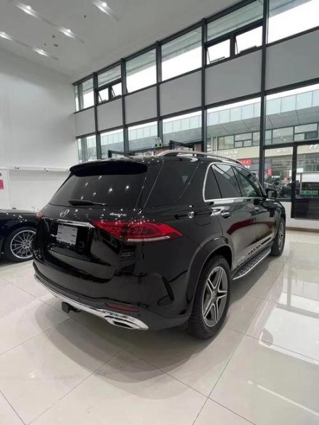 奔驰gle4502022款豪华版落地价? 奔驰gle4502022款豪华版落地价?