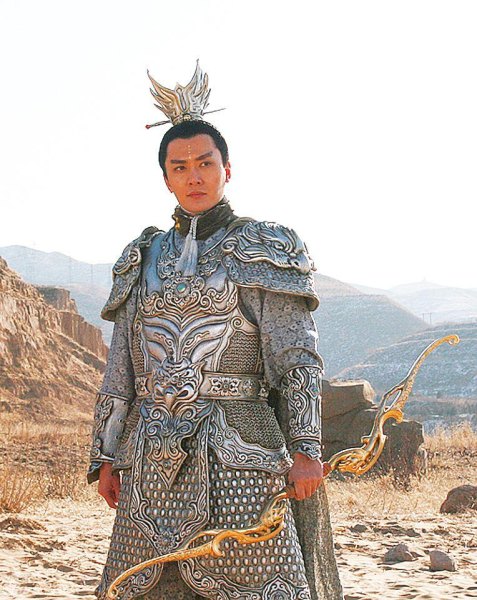 《封神演义》中，杨戬两次向火云三圣求助，三圣中的轩辕为何一句话都不说？