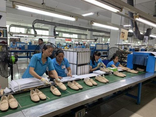 赣州华坚鞋厂停产了吗？