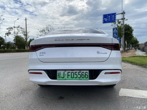 aio y和比亚迪秦哪个跑网约车好？