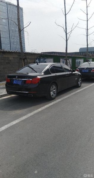 西安街头那些开奔驰，宝马，路虎的人都是做什么工作的？