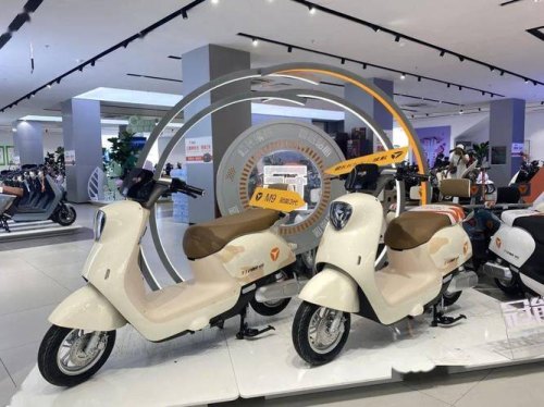 雅迪冠能m9能跑多快？