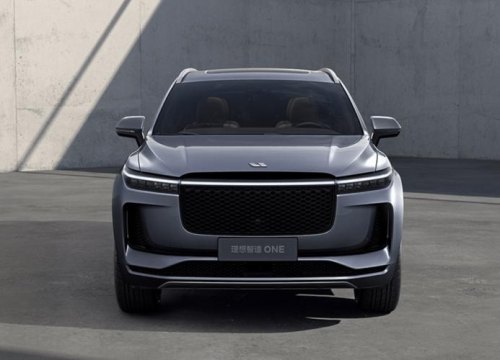 车后面有理想两字是什么车？