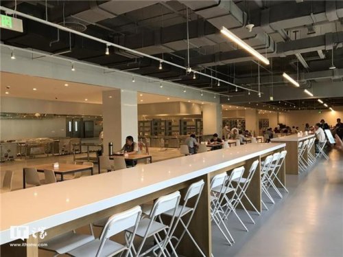 小米北京总部有食堂吗？