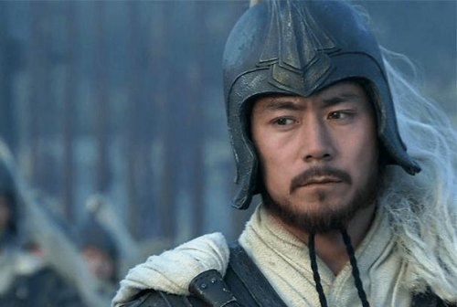 于禁直接下令斩首曹仁会怎样？按官职权力于禁可以处决曹仁这一级别的将领吗？