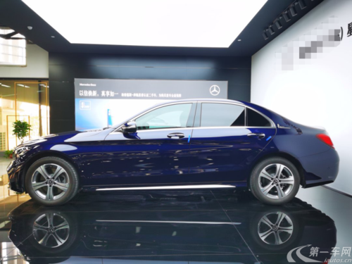 奔驰c260l首付30万月供还多少？