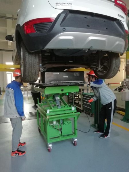 现在培训新能源汽车维修有前途吗,需要什么设备? 现在培训新能源汽车维修有前途吗,需要什么设备?